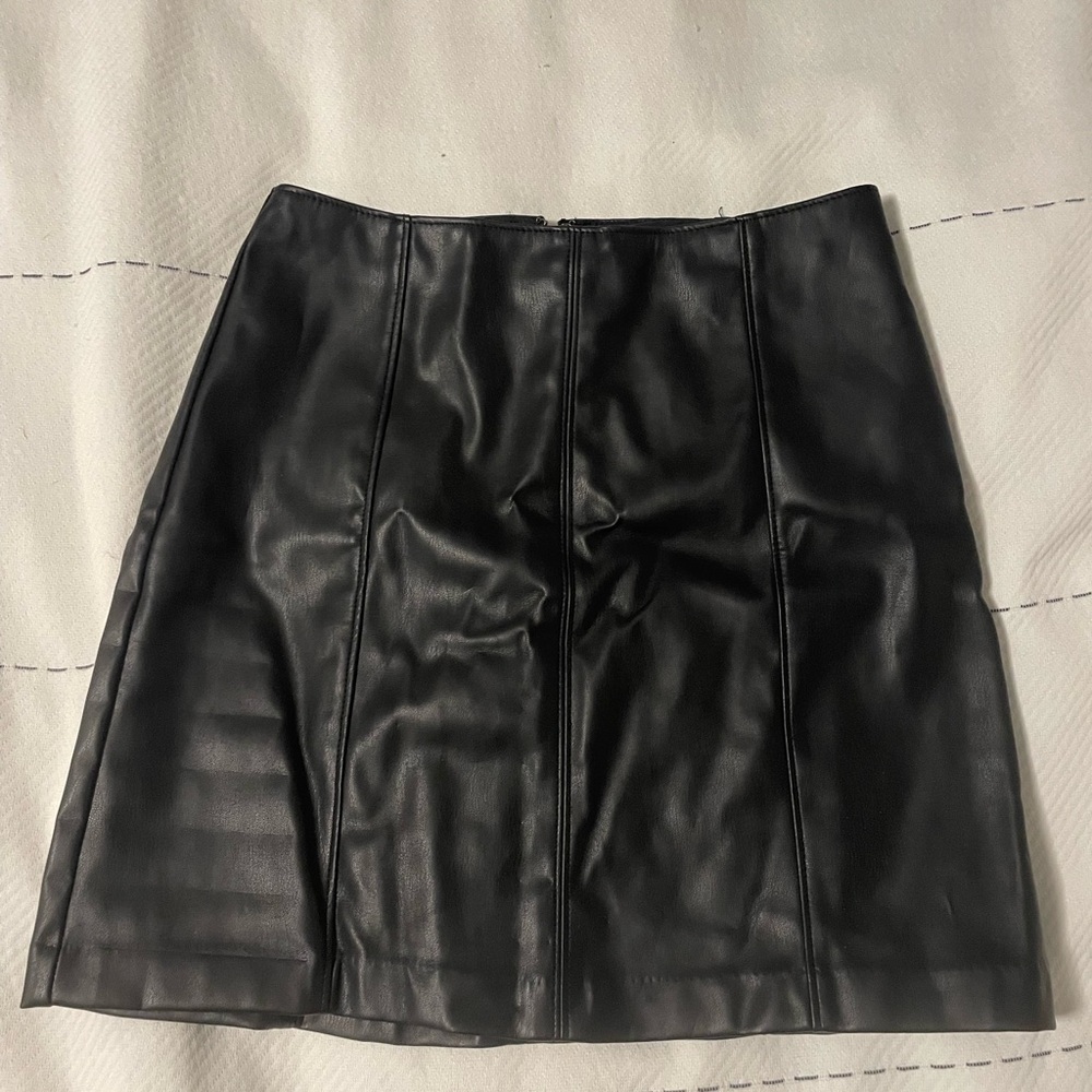 Black leather small skirt